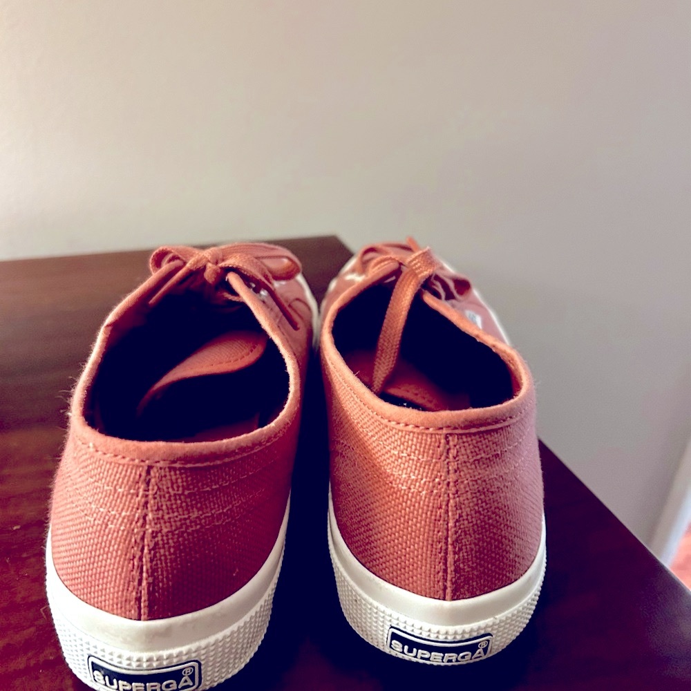 Superga classic sneaker. Size 8. - Picture 5 of 6